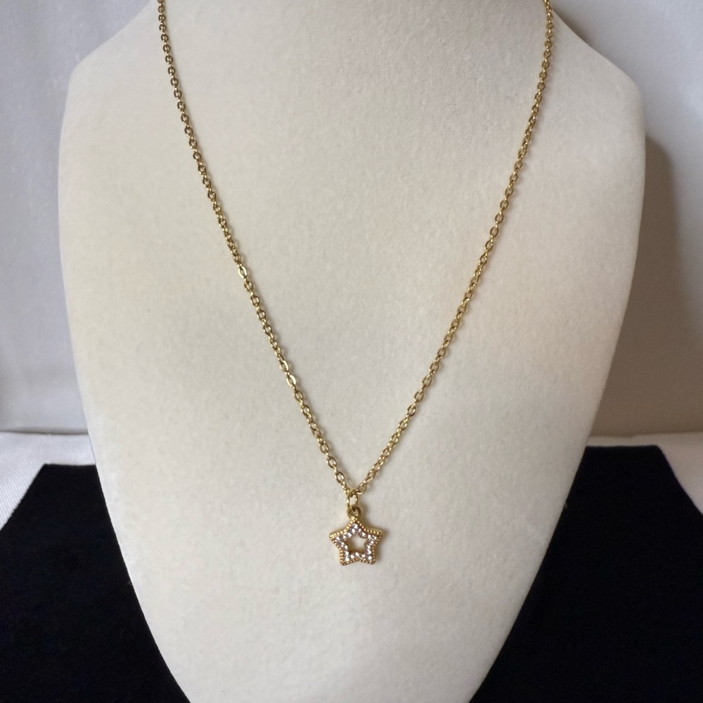 COPY - #026 Elegant Gold Tone Star Pendant Necklace